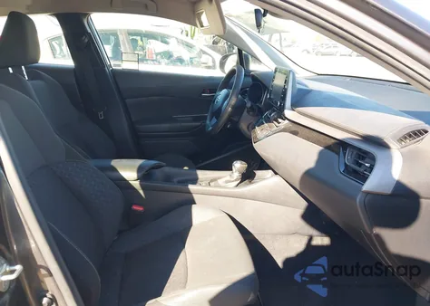 2021 Toyota C-Hr Le z USA, uszkodzony, nr VIN JTNKHMBX0M1096646